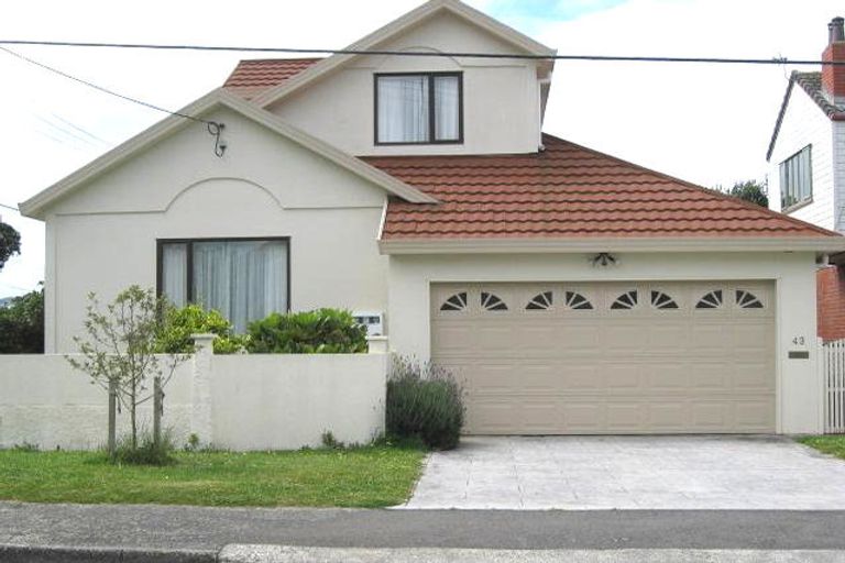 Photo of property in 43 Burnham Street, Seatoun, Wellington, 6022
