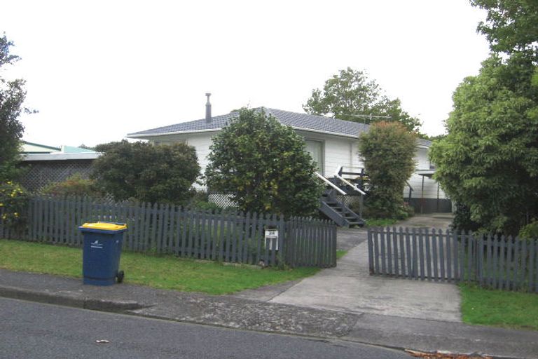 Photo of property in 24 Vina Place, Massey, Auckland, 0614