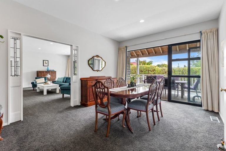 Photo of property in 3a Cron Avenue, Te Atatu South, Auckland, 0610