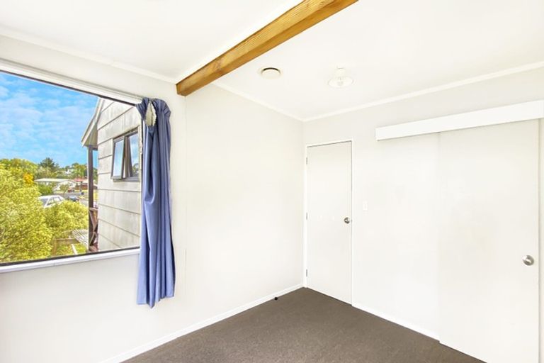 Property details for 1/23 Flaunty Place, West Harbour, Auckland, 0618