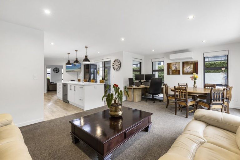 Photo of property in 105 Penetaka Heights, Pyes Pa, Tauranga, 3112