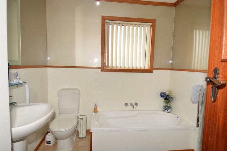 Photo of property in 74 Lindisfarne Street, Richmond, Invercargill, 9810