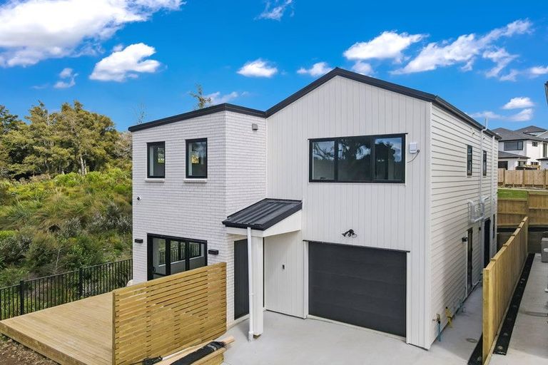 Photo of property in 25 Tannaghmore Drive, Flat Bush, Auckland, 2019