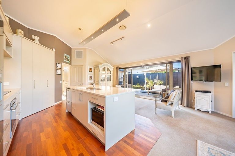 Photo of property in 196 Tutere Street, Waikanae Beach, Waikanae, 5036