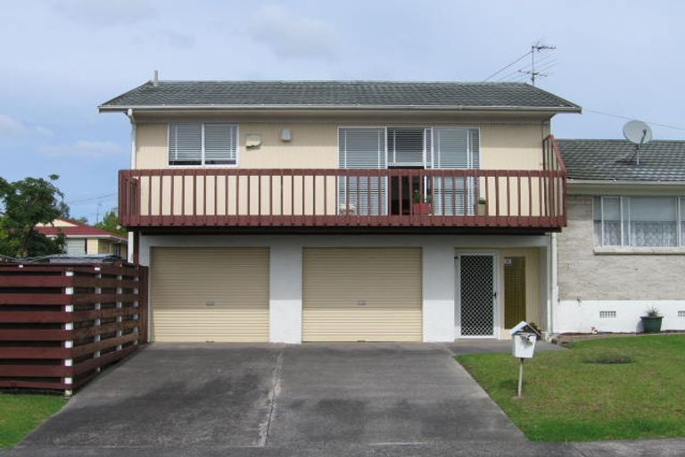 Photo of property in 2/1a Marlene Avenue, Te Atatu South, Auckland, 0610