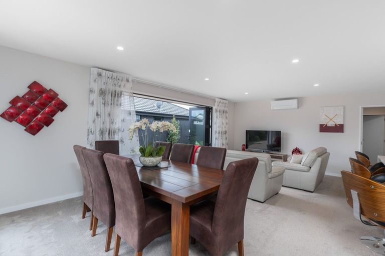 Photo of property in 11 Evelyn Crescent, Marshland, Christchurch, 8083