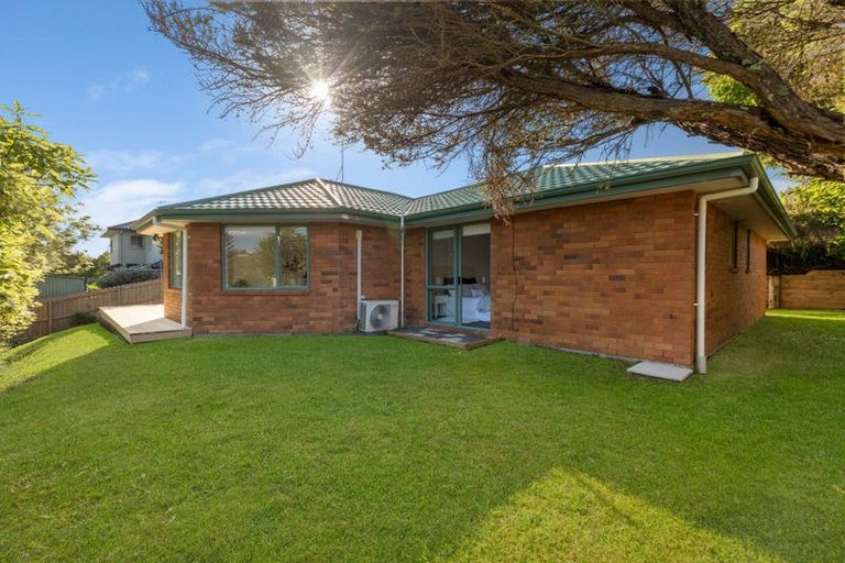 Photo of property in 36 Roy Maloney Drive, Henderson, Auckland, 0612