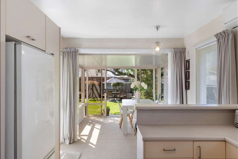 Photo of property in 77 Farquhars Road, Redwood, Christchurch, 8051