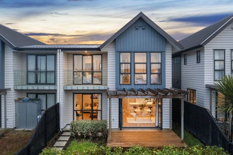 Photo of property in 3 Irving Place, Hobsonville, Auckland, 0616