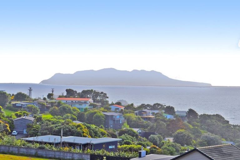 Photo of property in 50 Lax Crescent, Leigh, 0985