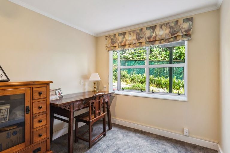 Photo of property in 15b Kakariki Grove, Waikanae, 5036