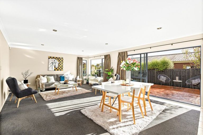 Photo of property in 326a Glengarry Road, Glen Eden, Auckland, 0602