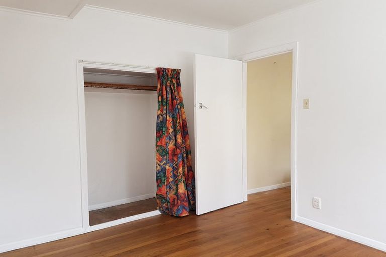 Photo of property in 85 Northland Road, Northland, Wellington, 6012