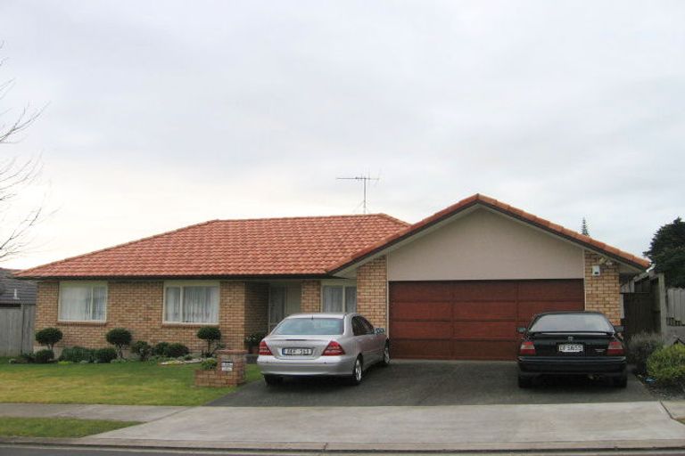 Photo of property in 12 Gilford Place, East Tamaki Heights, Auckland, 2016