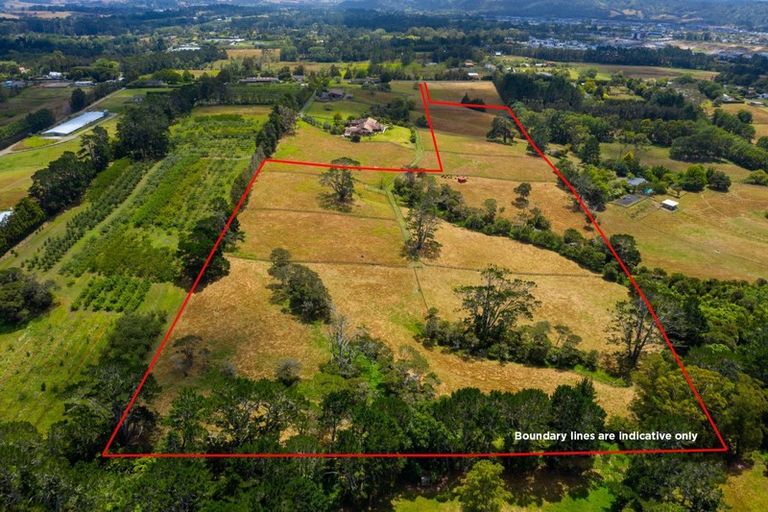 Photo of property in 11 Tawa Road, Kumeu, 0891