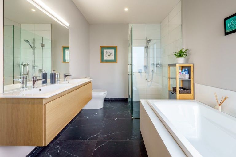 Photo of property in 10 Avalanche Place, Wanaka, 9305