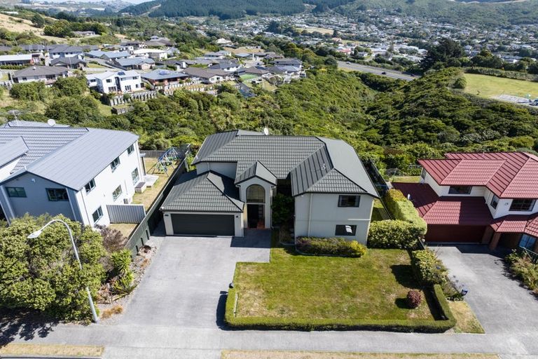 Photo of property in 138 Woodman Drive, Tawa, Wellington, 5028