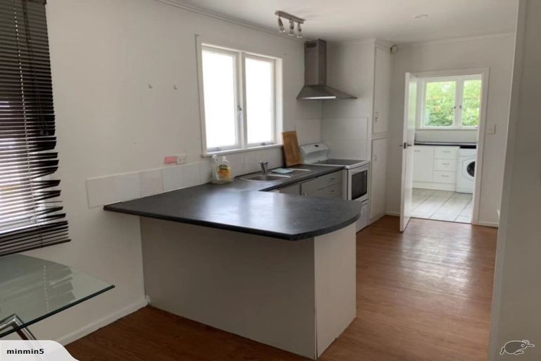 Photo of property in 5 Ingleby Place, Kelston, Auckland, 0602