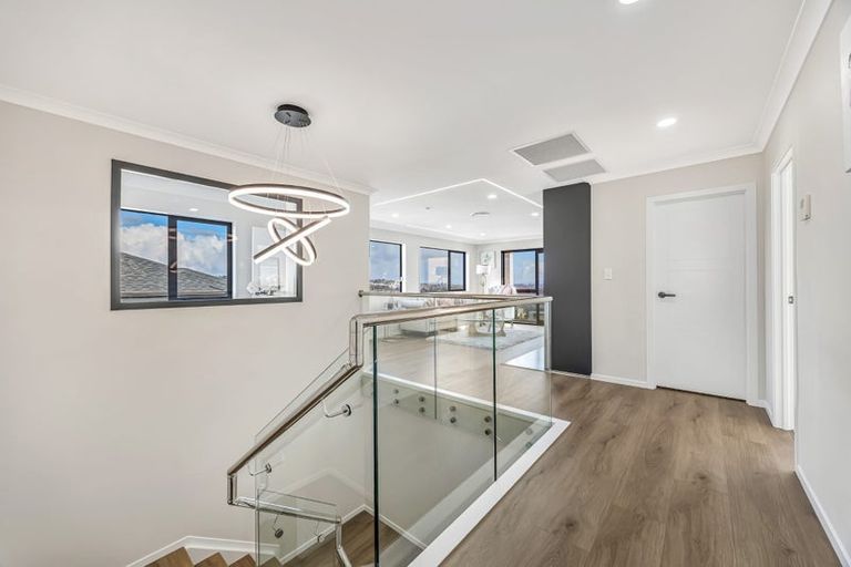 Photo of property in 6 Mill Hill Close, Flat Bush, 2019