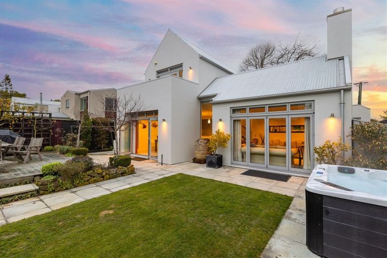 Photo of property in 21 Taylors Avenue, Bryndwr, Christchurch, 8052