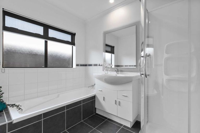 Photo of property in 7 Wroxton Place, Waiuku, 2123