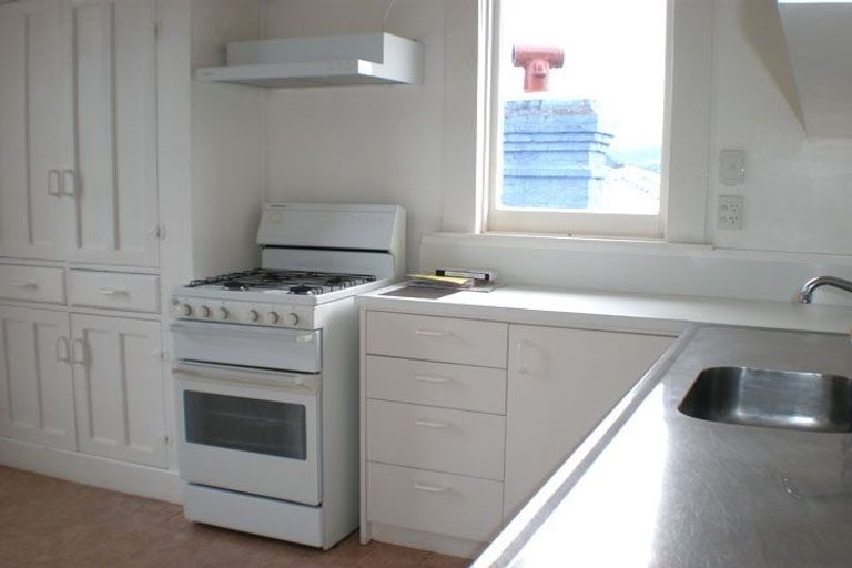 Photo of property in 15 Kenwyn Terrace, Newtown, Wellington, 6021