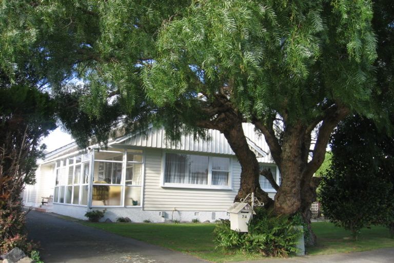 Photo of property in 74 Wai-iti Crescent, Woburn, Lower Hutt, 5010
