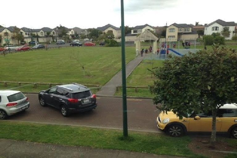 Photo of property in 9 Rialto Court, East Tamaki Heights, Auckland, 2016