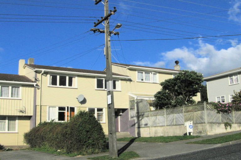 Photo of property in 65 Sievers Grove, Cannons Creek, Porirua, 5024