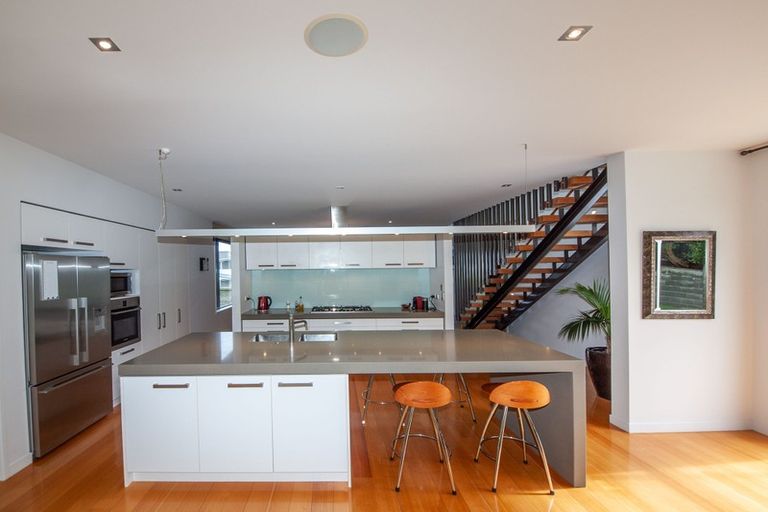 Photo of property in 24e Mandalay Terrace, Khandallah, Wellington, 6035