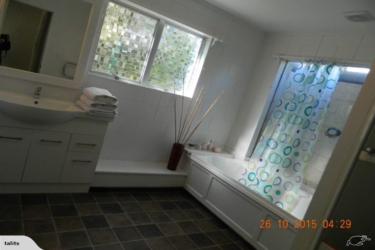 Photo of property in 3a Balmain Road, Birkenhead, Auckland, 0626