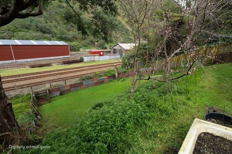 Photo of property in 56 Tilley Road, Paekakariki, 5034