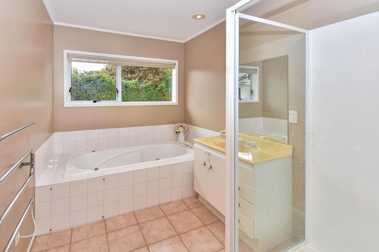 Photo of property in 72 Kauri View Road, Opaheke, Papakura, 2584
