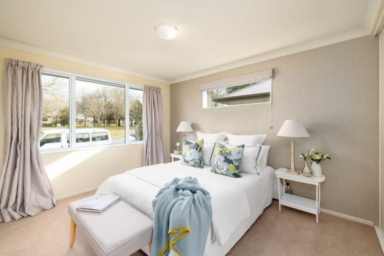 Photo of property in 44 Staveley Street, Avonhead, Christchurch, 8042