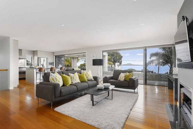 Photo of property in 14 Churchill Road, Murrays Bay, Auckland, 0630