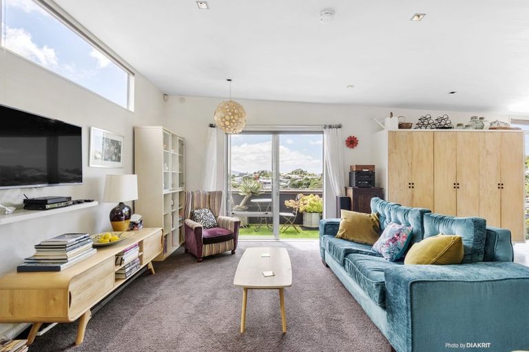 Photo of property in 13 Kopiko Way, Brooklyn, Wellington, 6021