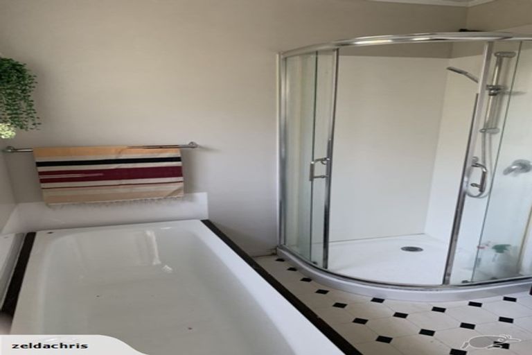 Photo of property in 27 Backhurst Grove, Massey, Auckland, 0614