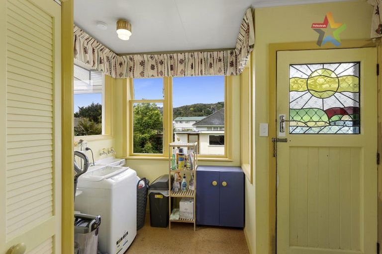 Photo of property in 337 George Street, Stokes Valley, Lower Hutt, 5019