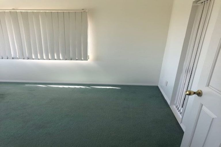 Photo of property in 25 The Enclave, Totara Heights, Auckland, 2105