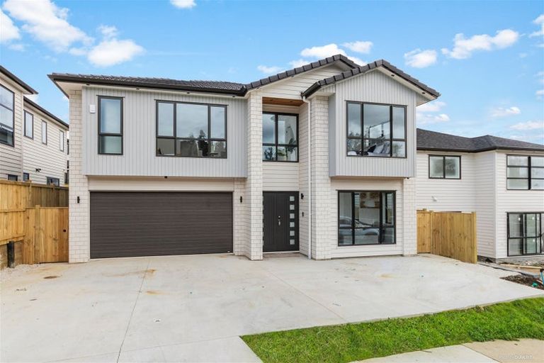 Photo of property in 40 Tannaghmore Drive, Flat Bush, Auckland, 2019