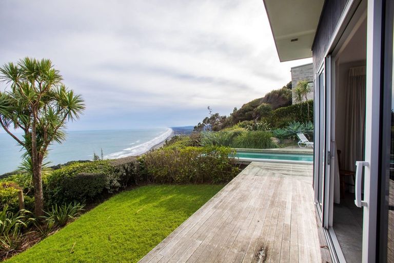 Photo of property in 411 Oaia Road, Muriwai, 0881