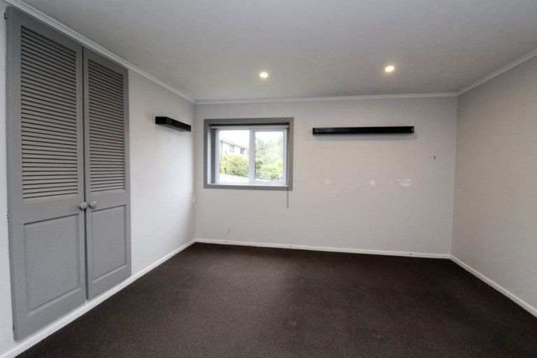 Photo of property in 59a Seaview Road, Marfell, New Plymouth, 4310