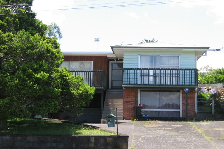 Property details for 18 Marlowe Road, Blockhouse Bay, Auckland, 0600