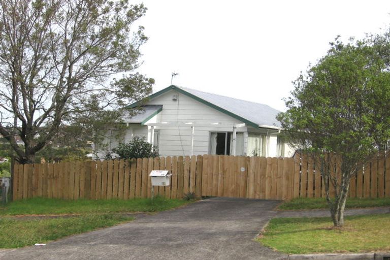 Photo of property in 14 Elizabeth Drive, West Harbour, Auckland, 0618