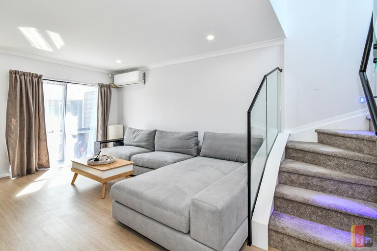 Photo of property in 6/24 Watson Place, Papatoetoe, Auckland, 2025