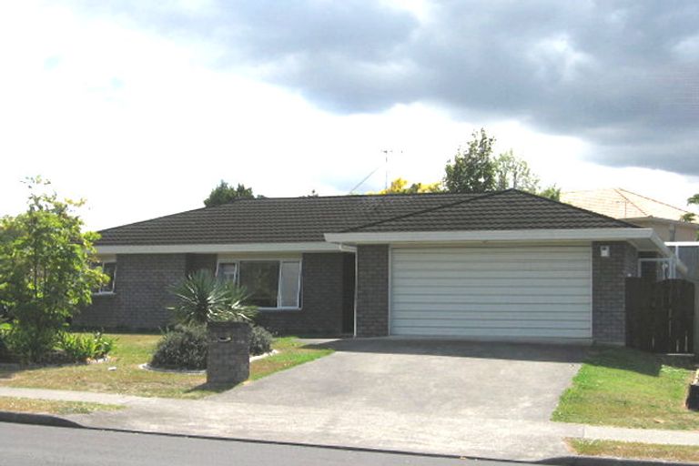 Photo of property in 11 Picasso Drive, West Harbour, Auckland, 0618