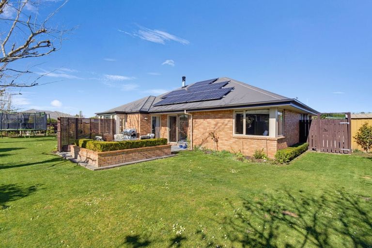 Photo of property in 33 Panckhurst Drive, Woodend, 7610