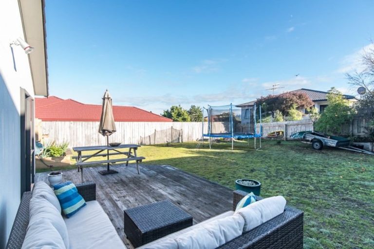 Photo of property in 121 Queens Road, Waikanae Beach, Waikanae, 5036
