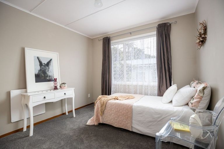 Photo of property in 79 Awanui Street, Merrilands, New Plymouth, 4312