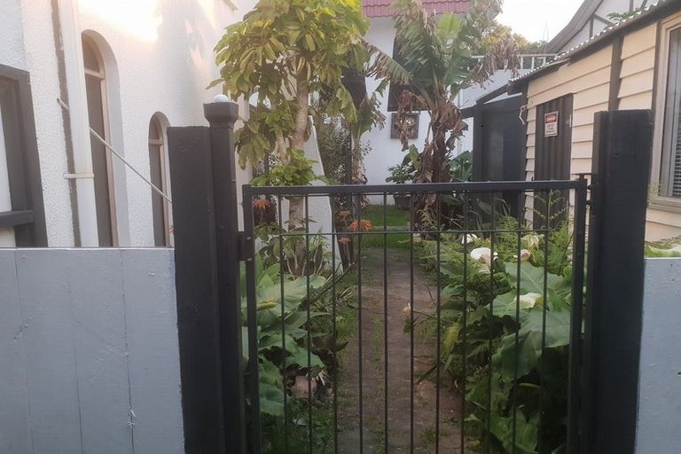 Photo of property in 16 Valhalla Drive, Beach Haven, Auckland, 0626